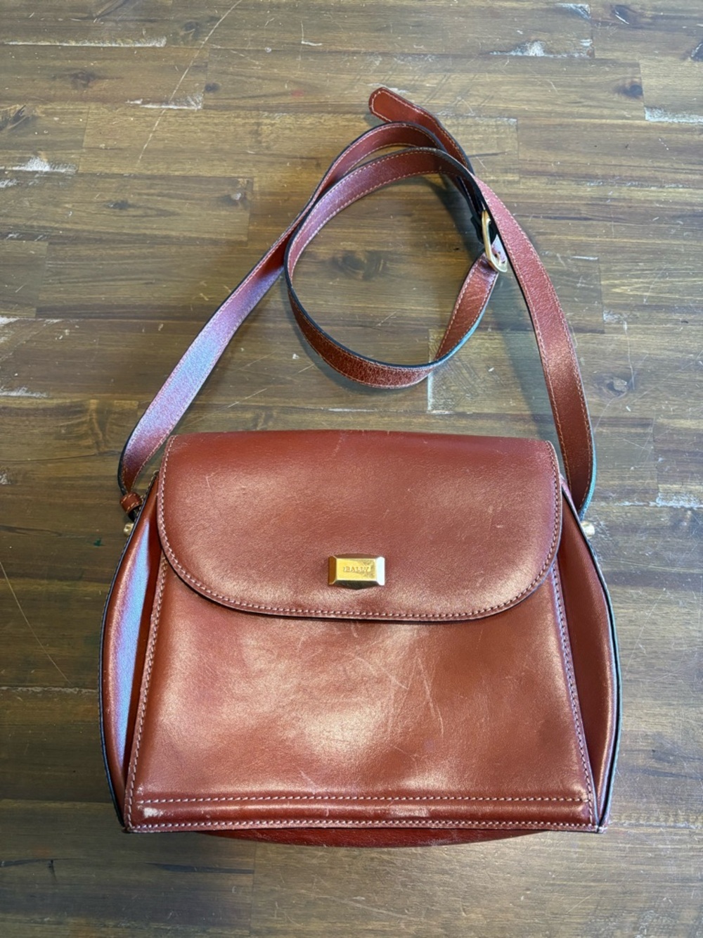 Bally Brown Leather Crossbody Shoulder Bag Vintage Gold Grandmacore Italy Cognac